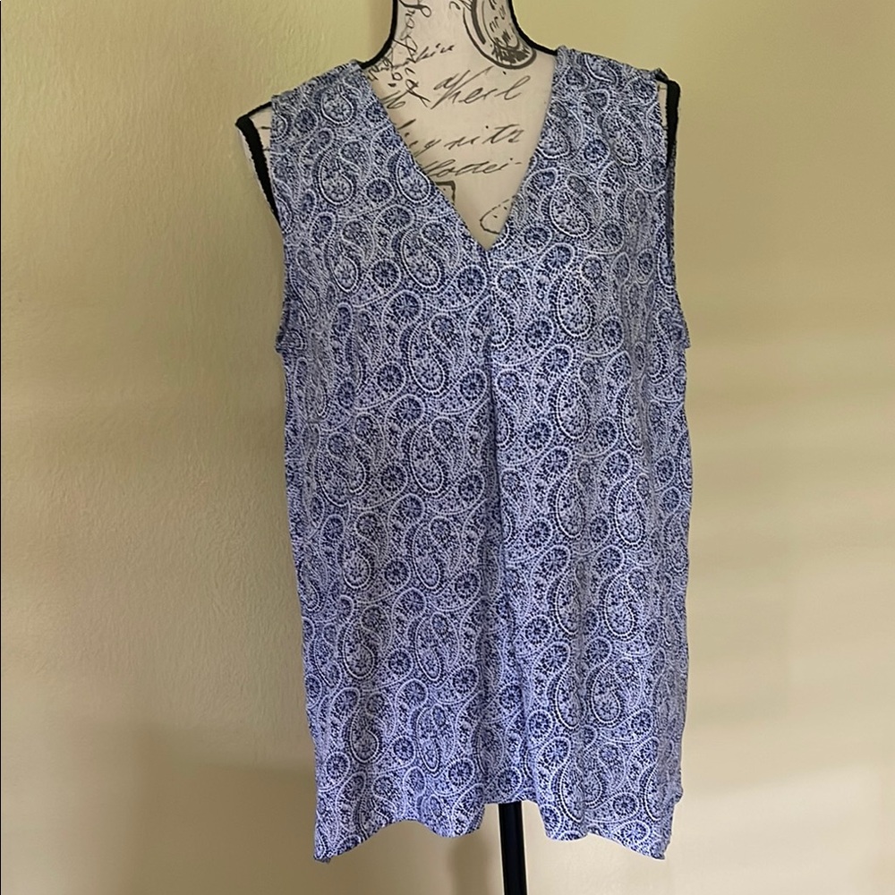Blue Paisley Sleeveless Blouse – Size Large